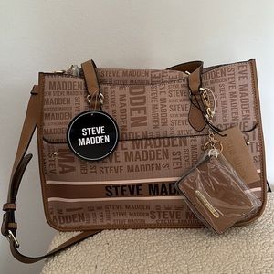 ◇STEVE MADDEN◇ロゴ クロスボディバッグ brown 送関込 Steve Madden BDaisy Logo Crossbody | SHOE DEPT ENCORE